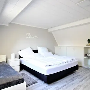 charmante-ferienwohnung-im-schonen-randersacker.com-bavaria.com/